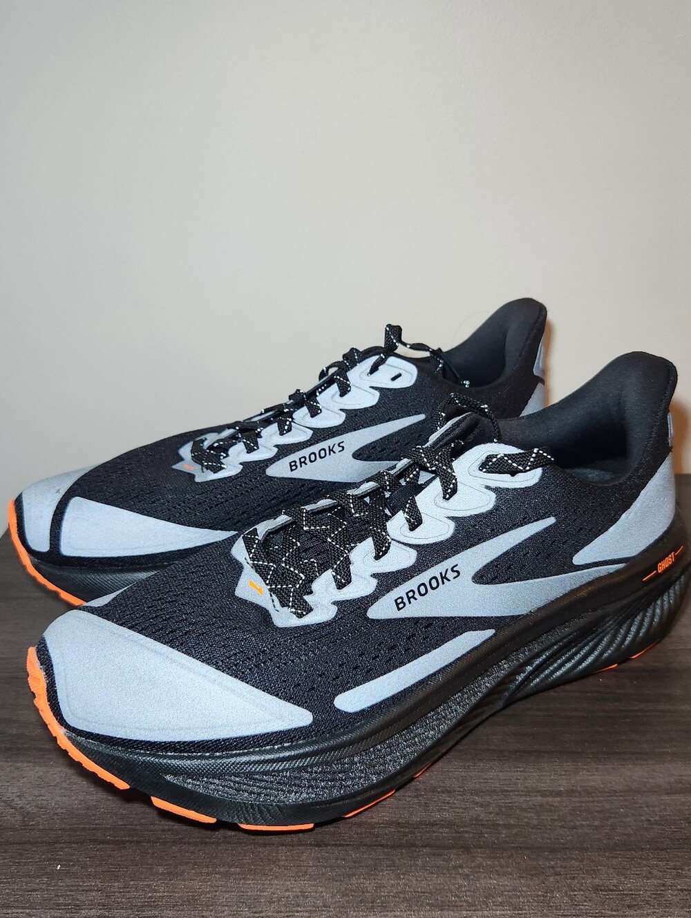 Brooks Ghost 17 Reflective Running Shoes Womens Size 7.5